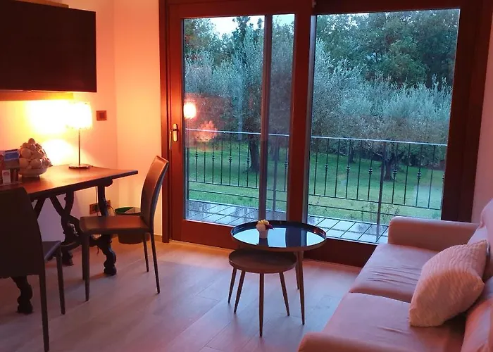 Luna Πανσιόν Comeana